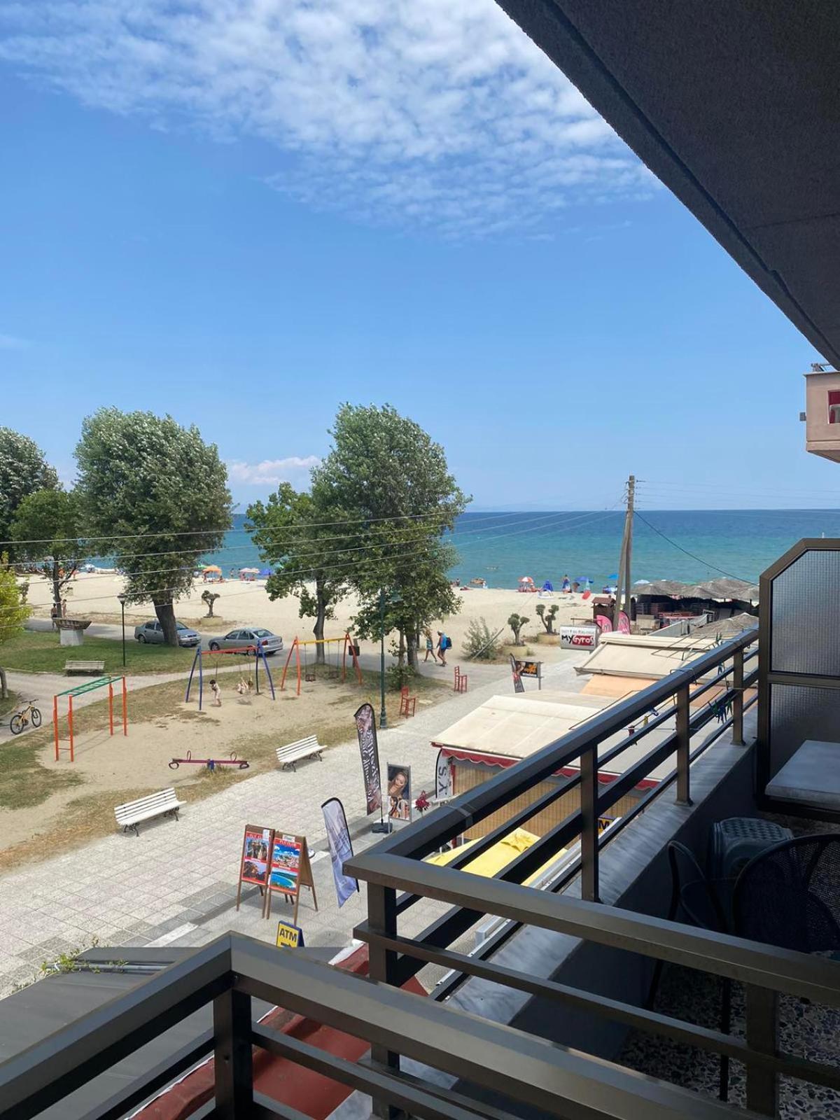 Aqua Beachfront Elegant Hotel Olympic Beach Exterior photo