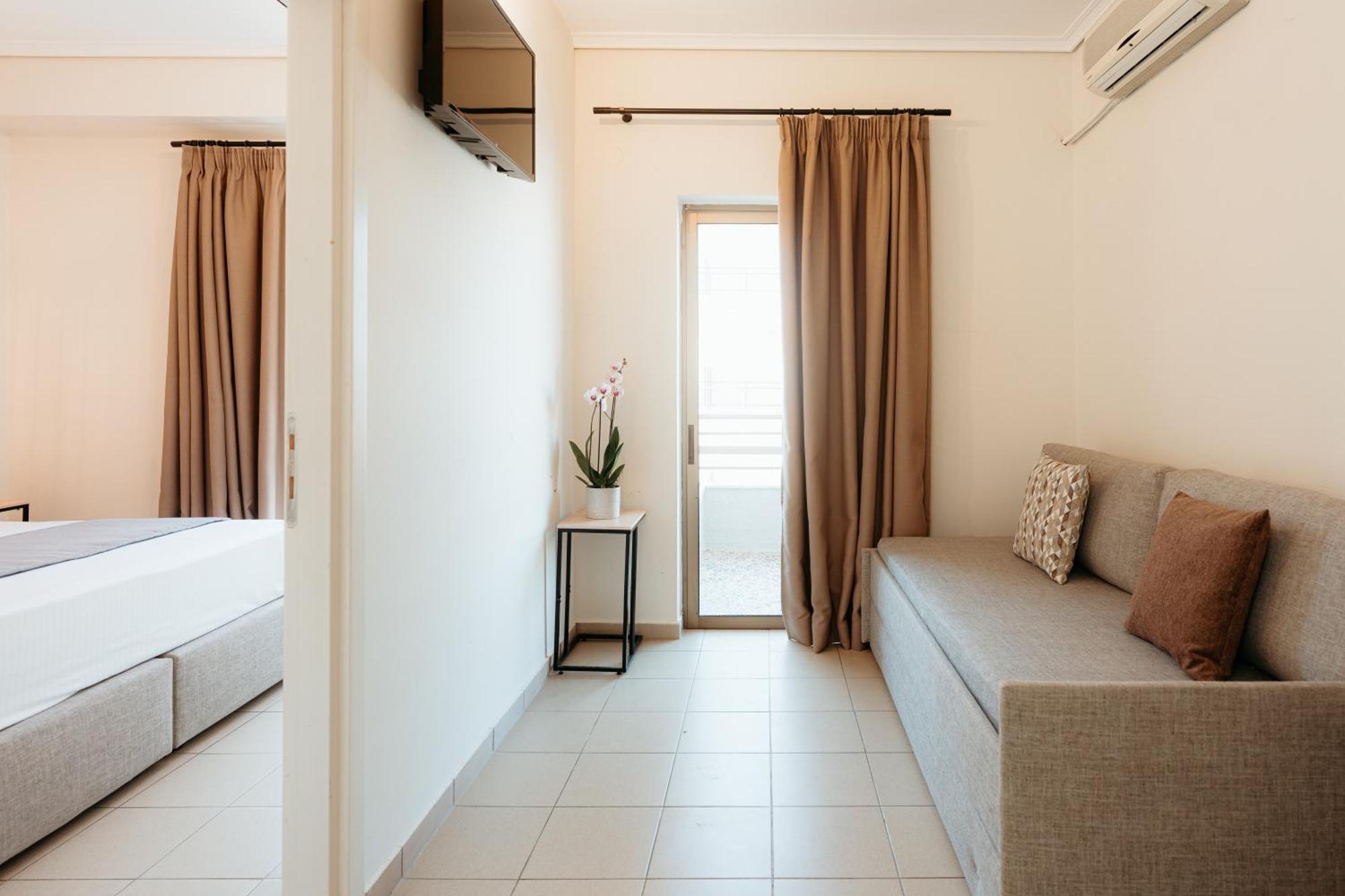 Aqua Beachfront Elegant Hotel Olympic Beach Exterior photo
